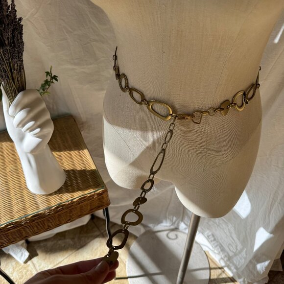 Gold Metal Asymmetrical Avant Garde Chain Belt - Picture 4 of 5